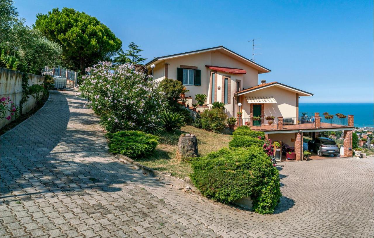 Nice Home In Belsito With Wifi Montepagano Buitenkant foto