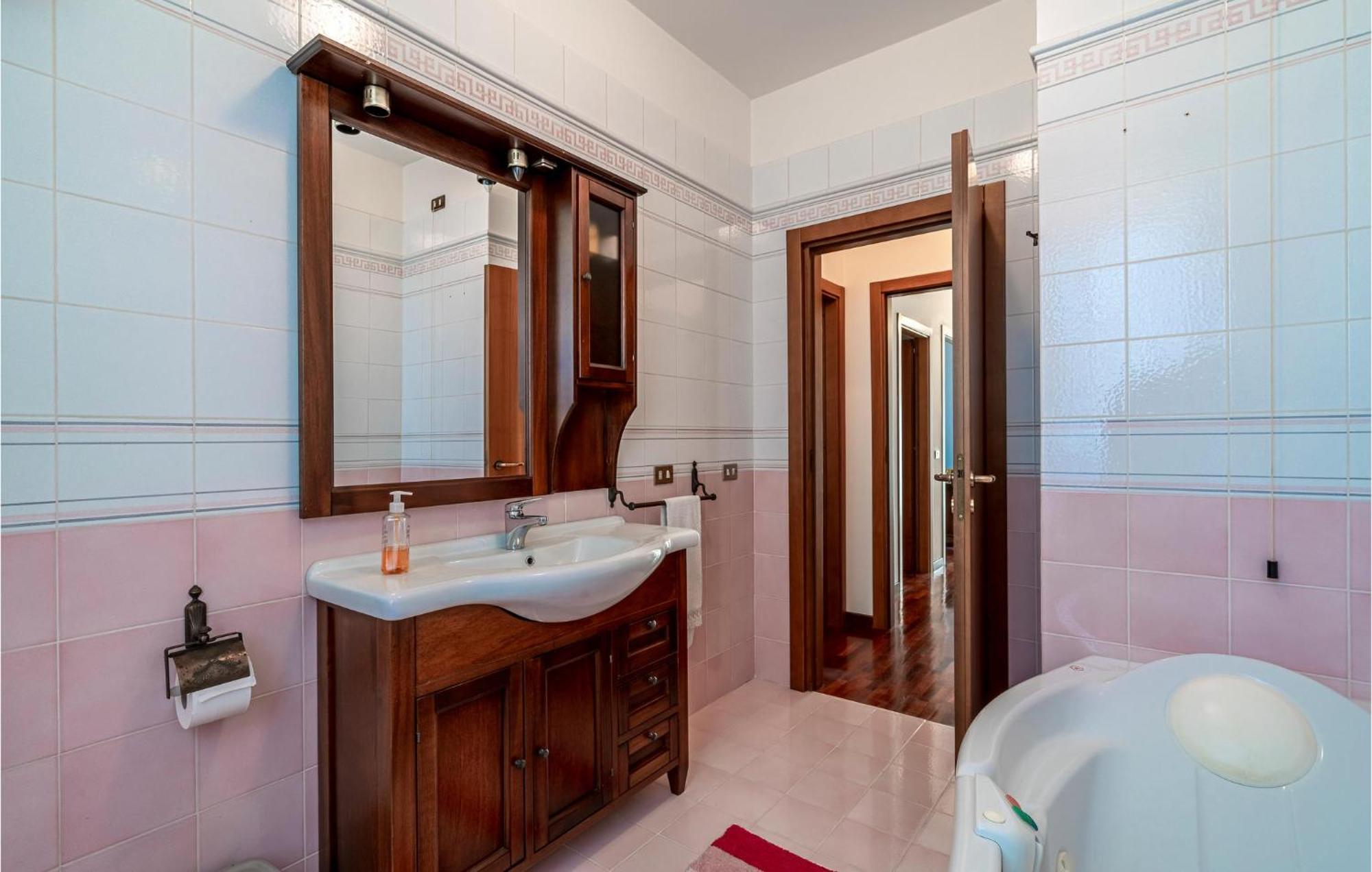 Nice Home In Belsito With Wifi Montepagano Buitenkant foto