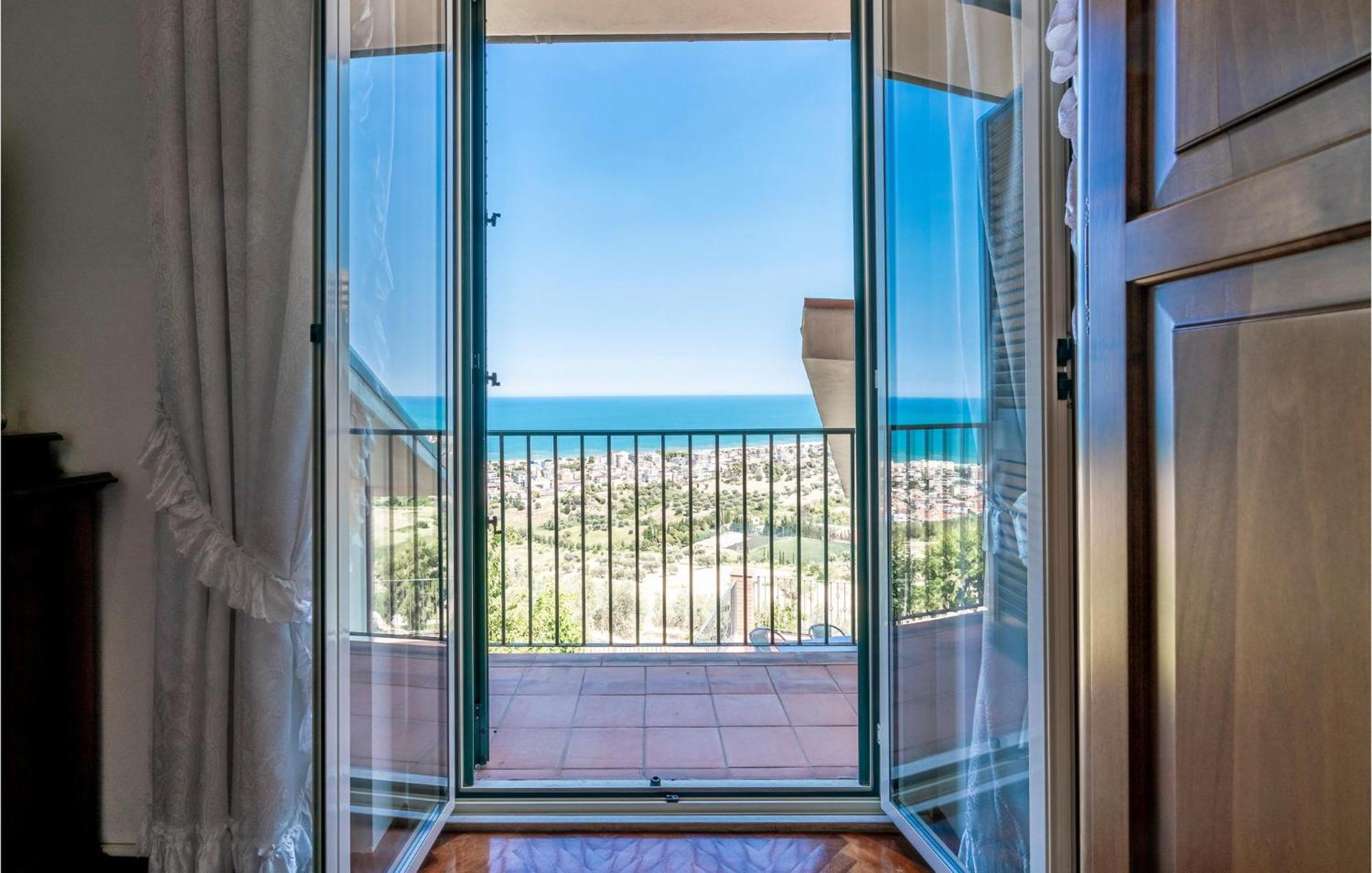 Nice Home In Belsito With Wifi Montepagano Buitenkant foto