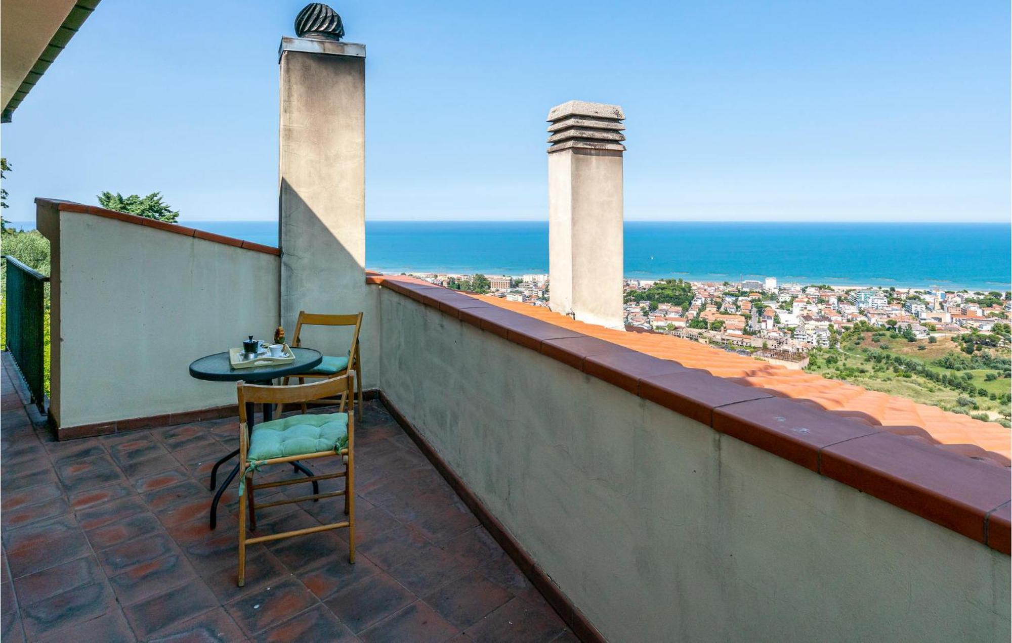 Nice Home In Belsito With Wifi Montepagano Buitenkant foto