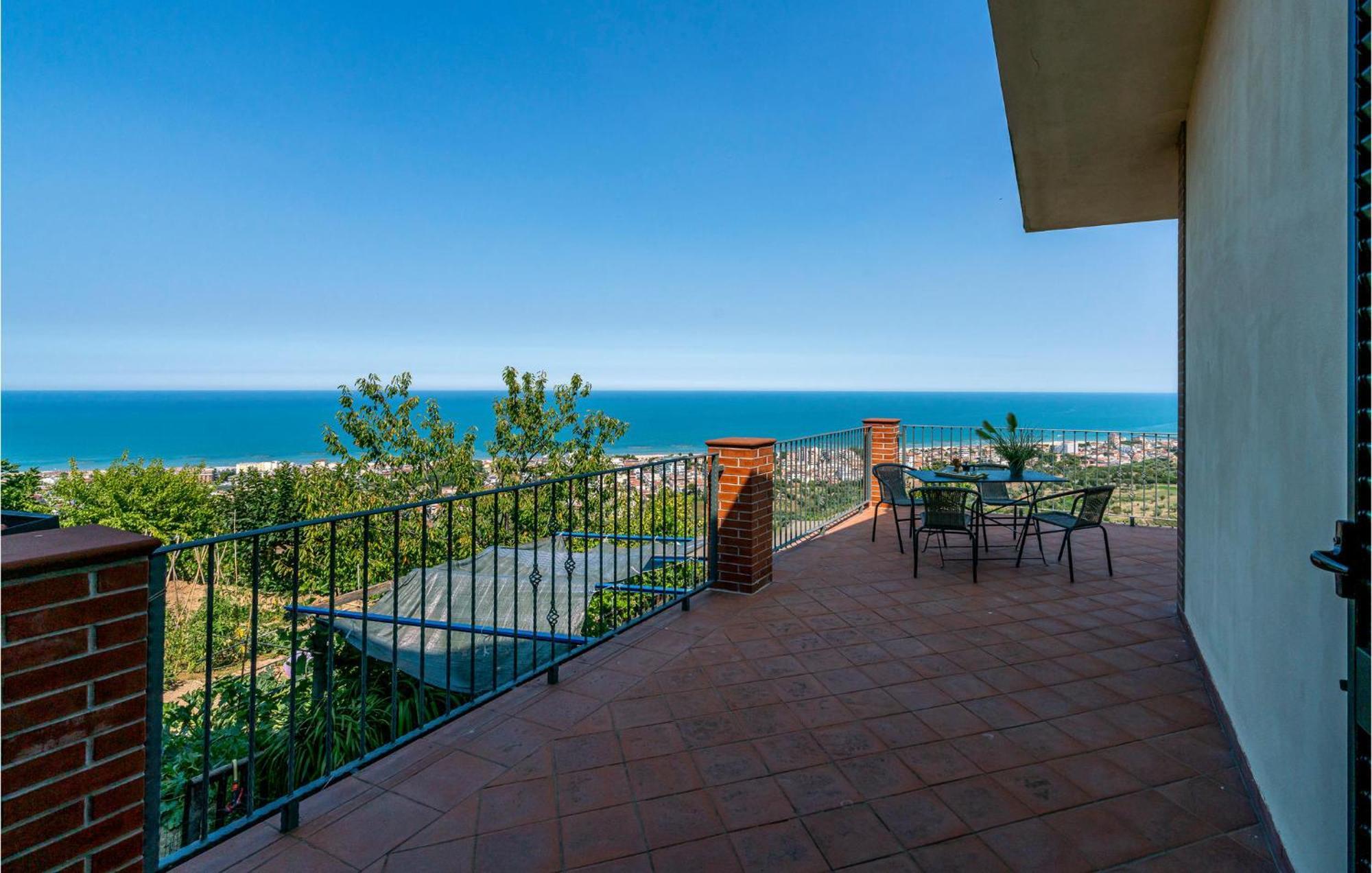 Nice Home In Belsito With Wifi Montepagano Buitenkant foto