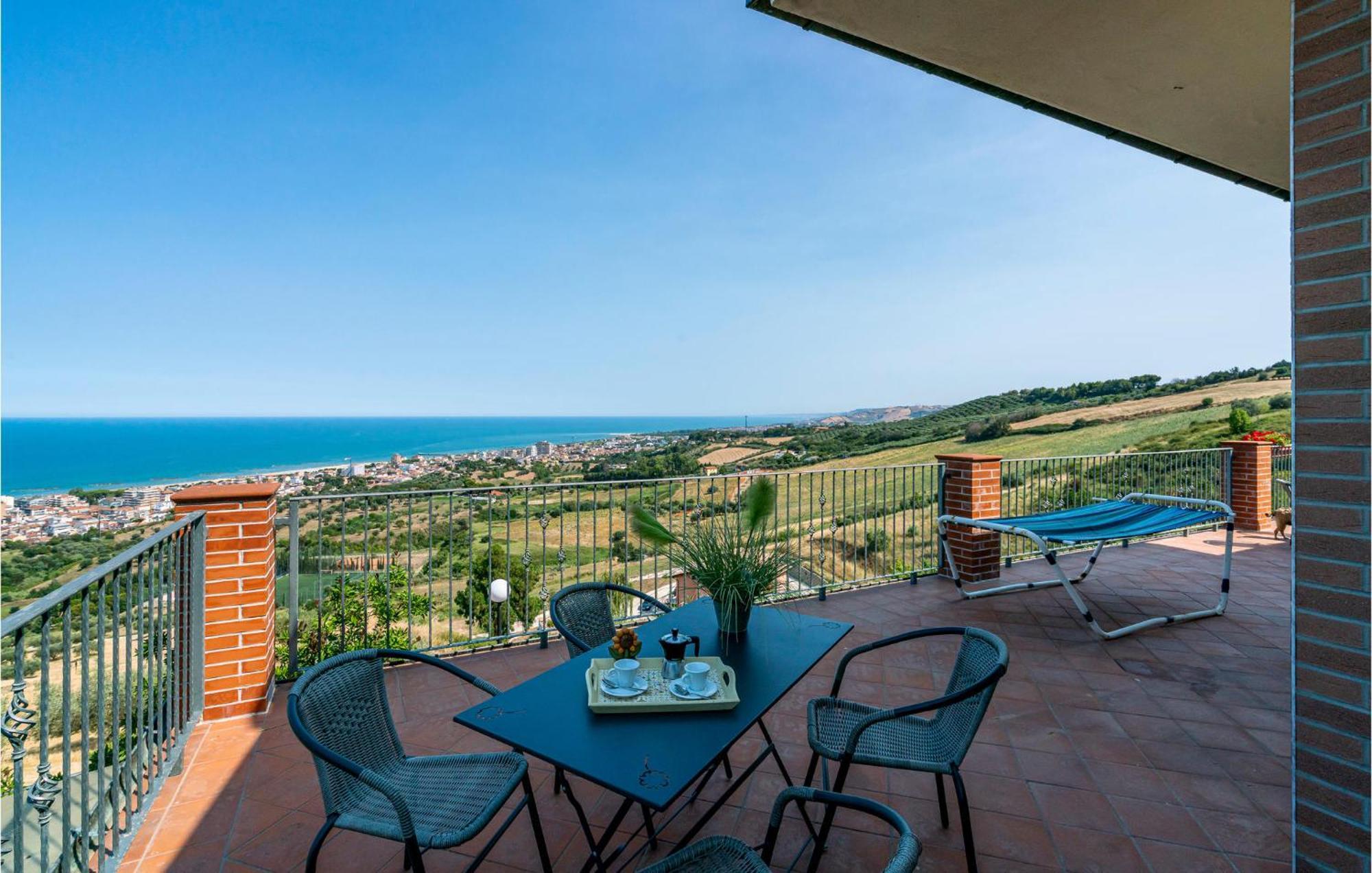 Nice Home In Belsito With Wifi Montepagano Buitenkant foto