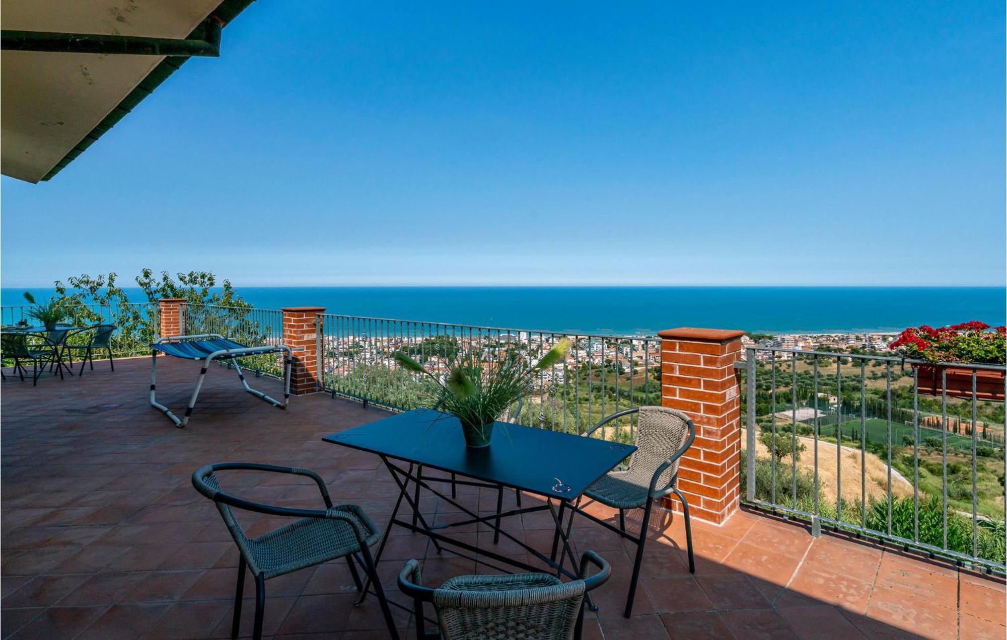 Nice Home In Belsito With Wifi Montepagano Buitenkant foto