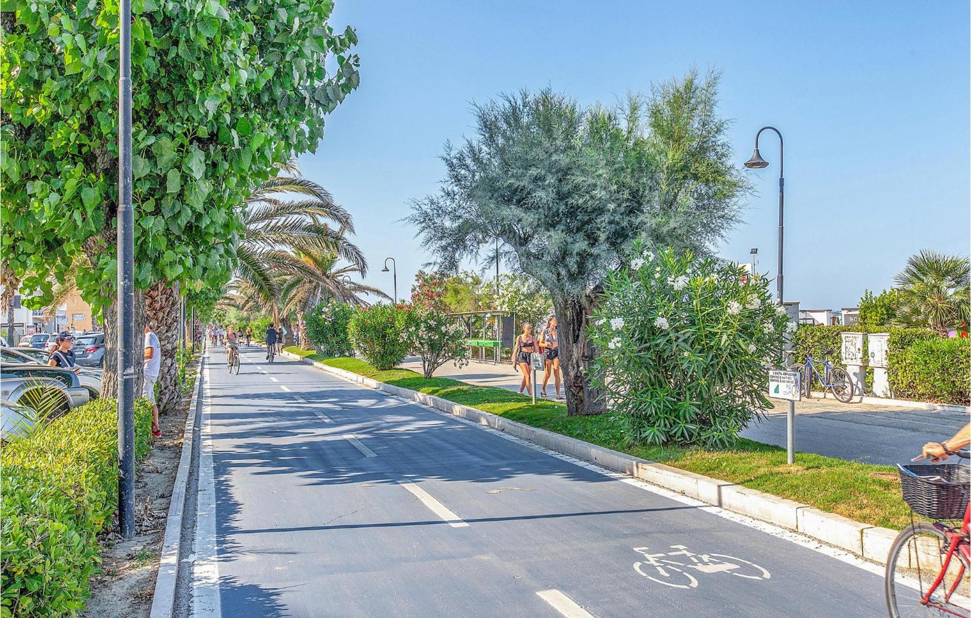 Nice Home In Belsito With Wifi Montepagano Buitenkant foto